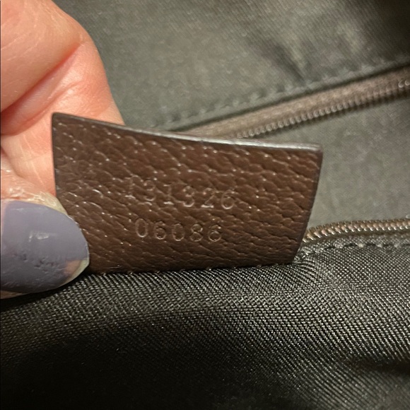 Gucci Abbey Crossbody Bag - Picture 15 of 16